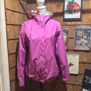 Columbia Women's Vibrant Pink Raincoat lightweight Jacket